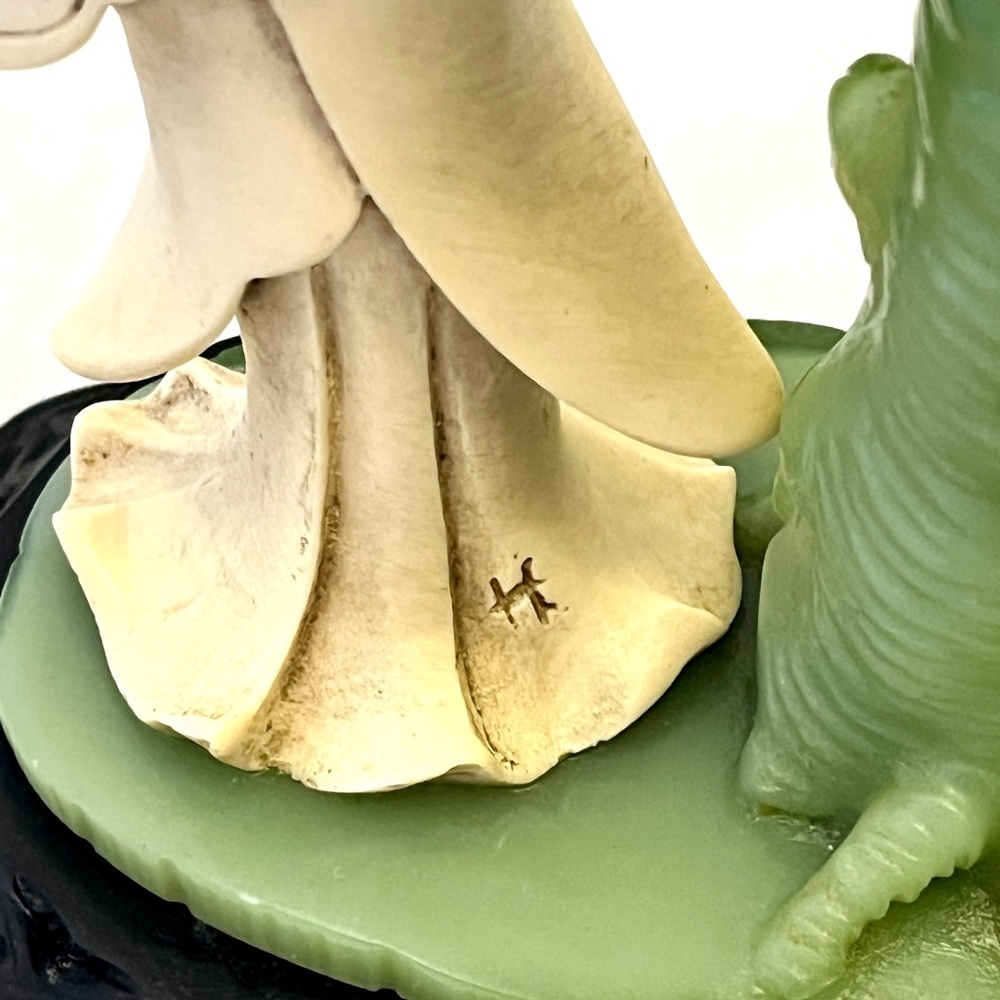Resin Jade & Ivory-like Geisha Statue with Tree, On Base, Vintage EUC - Picture 10 of 12